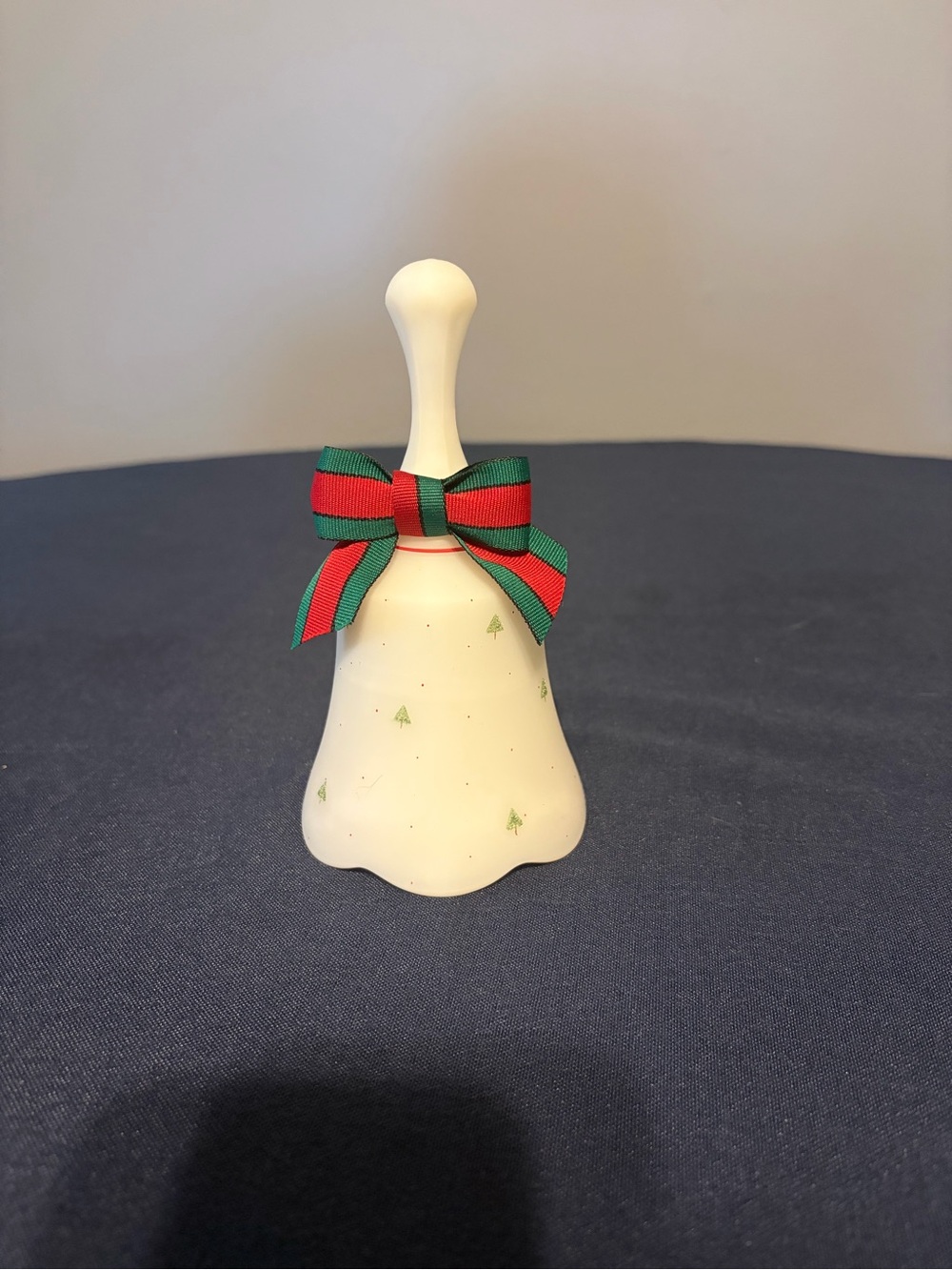 Vtng Fenton Bell Christmas Handpainted White Trees Striped Bow Musical Music Box